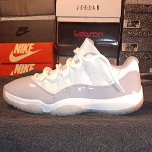 JORDAN 11 LOW WHITE CEMENT GREY